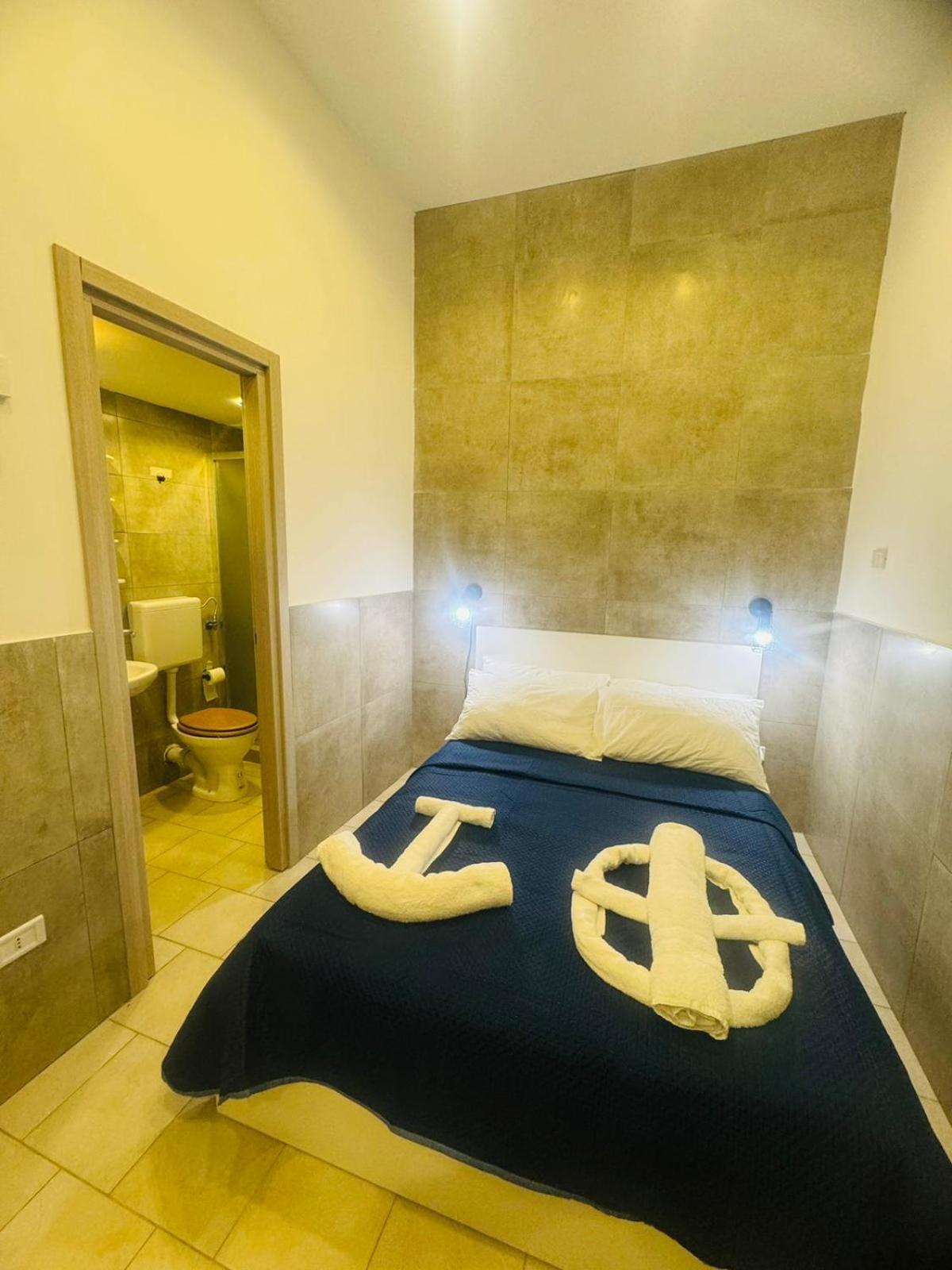 Terrazza Miracoli Napoli Aparthotel Exteriör bild